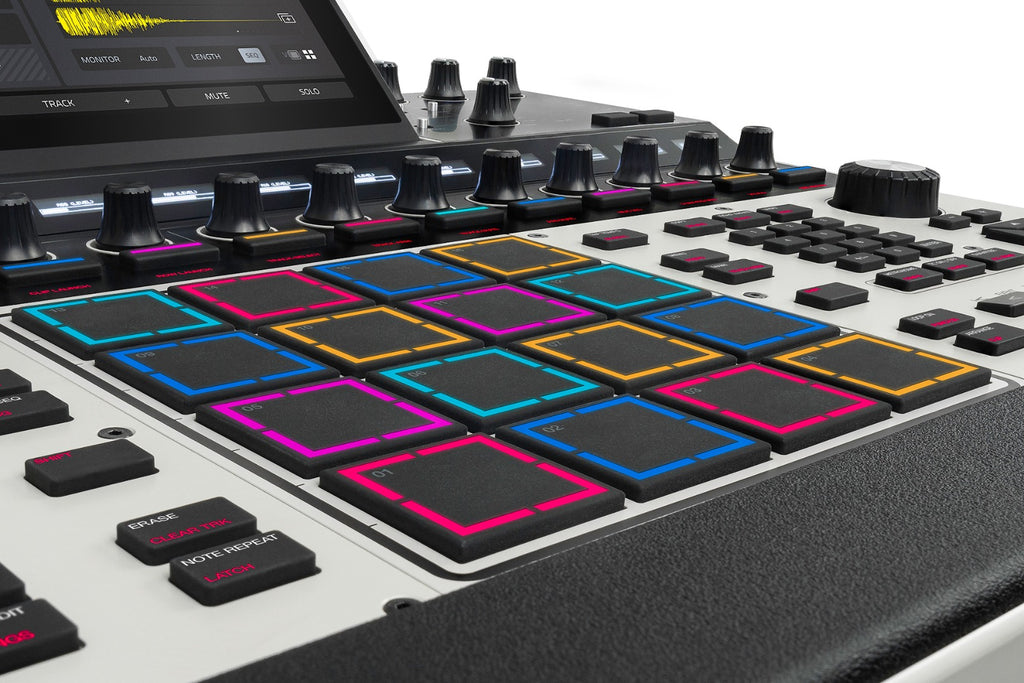 MPC XL AKAI Standalone Sampling &amp; Sequencing Station