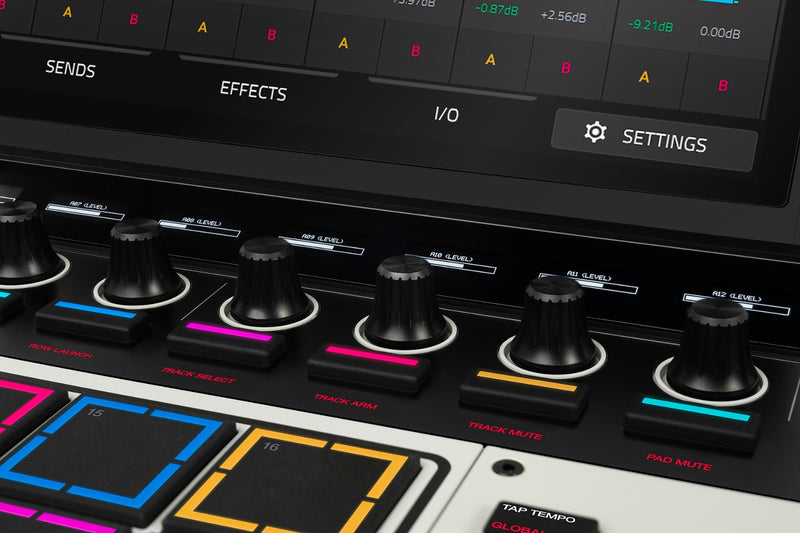 MPC XL AKAI Standalone Sampling &amp; Sequencing Station