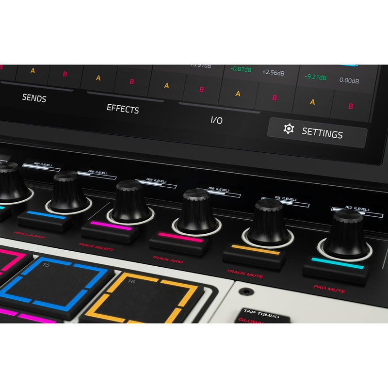 MPC XL AKAI Standalone Sampling &amp; Sequencing Station