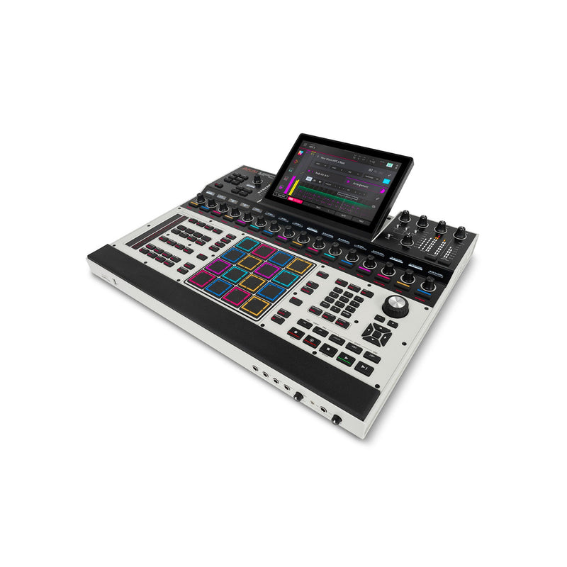 MPC XL AKAI Standalone Sampling &amp; Sequencing Station