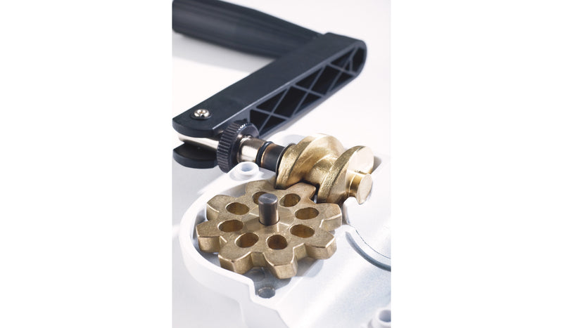 21338 K&amp;M Wind-Up Tussenpaal 104-160,5 cm Zwart