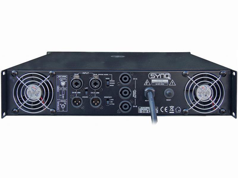 PE-2400 SYNQ VERSTERKER.2x1200W RMS @4 OHM